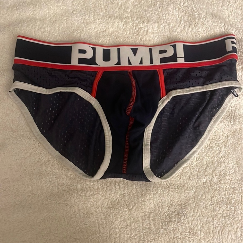 Pump briefs